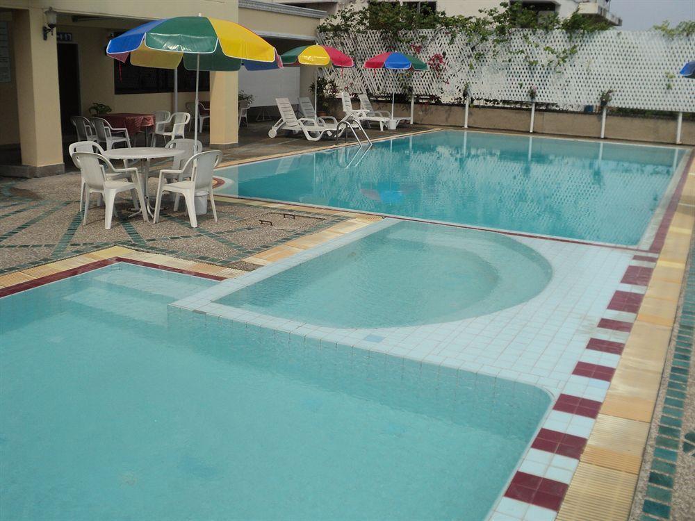 Chaleena Princess Hotell Bangkok Exteriör bild